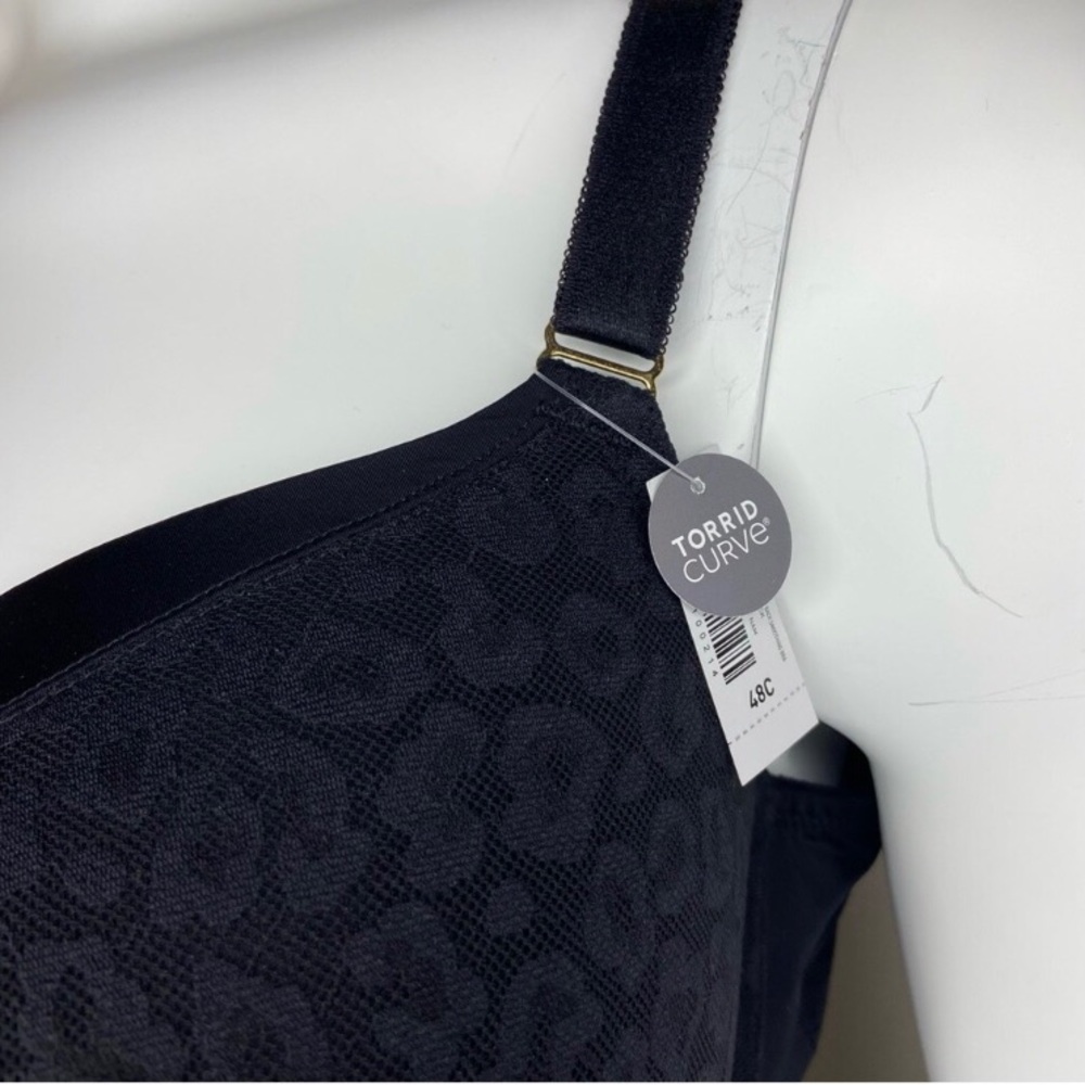 Torrid Rear Clasp Underwire Bra - Picture 5 of 9